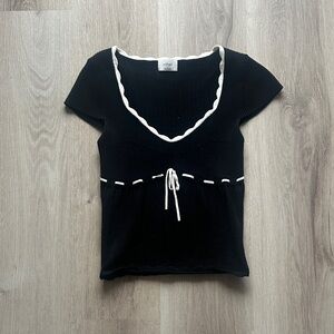 Wilfred Black Top with White Trim